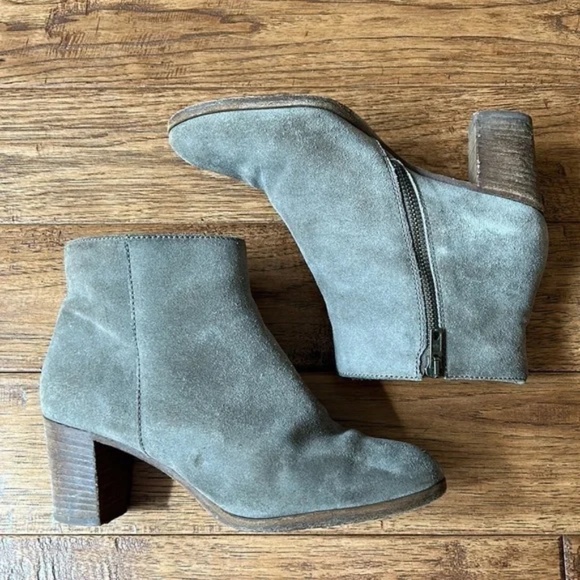 J. Crew Aggie Suede Leather Ankle Boots Booties Block Heel in Mink Size 7 - Picture 1 of 14